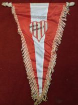 An original pennant with the words at the top by the Estudiantes President Mariano Mangano for the