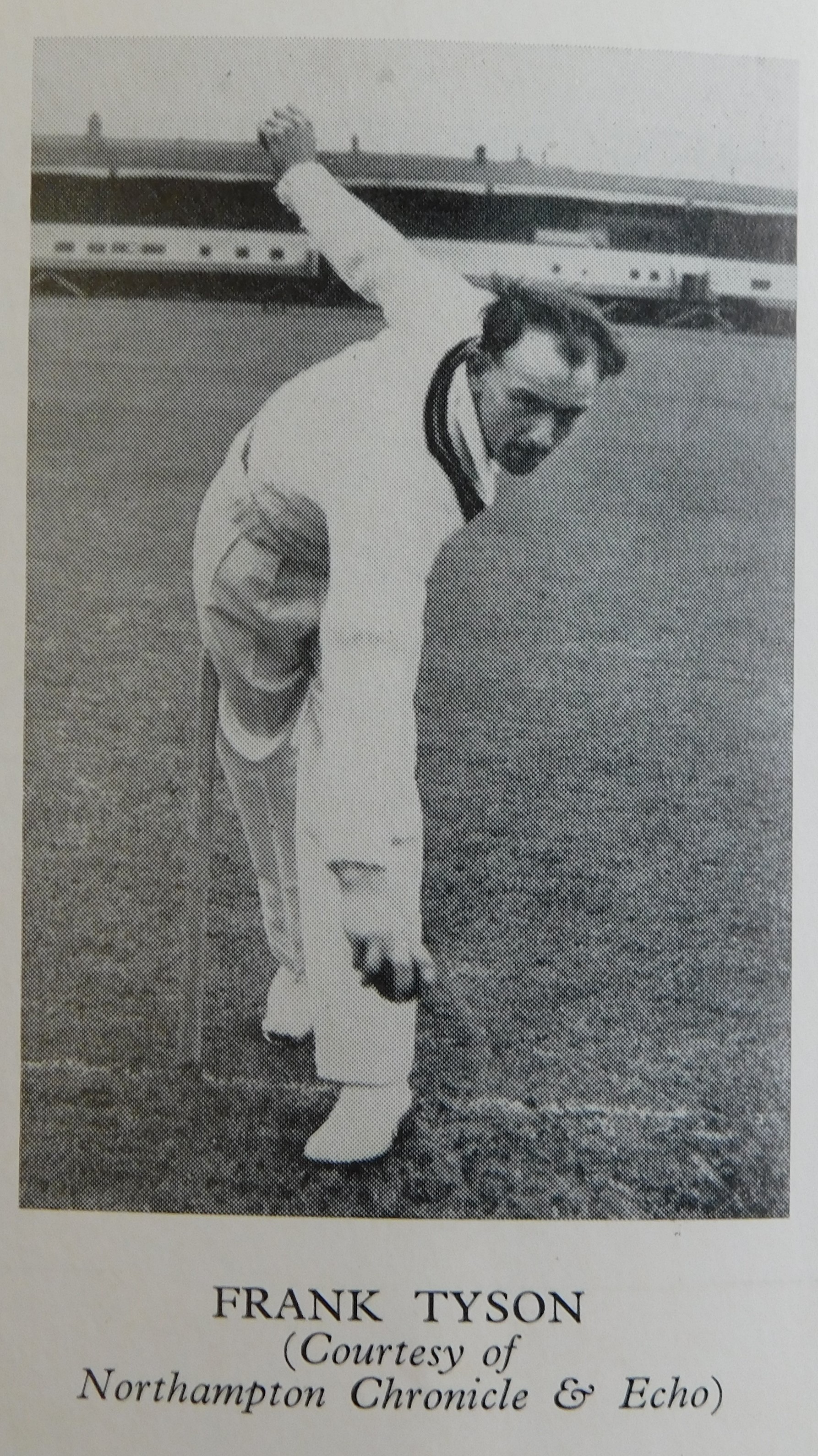 A range of softbacks, with Jack Robertsons Benefit Book, Cricketers from Pakistan, Rothmans Test - Image 7 of 12