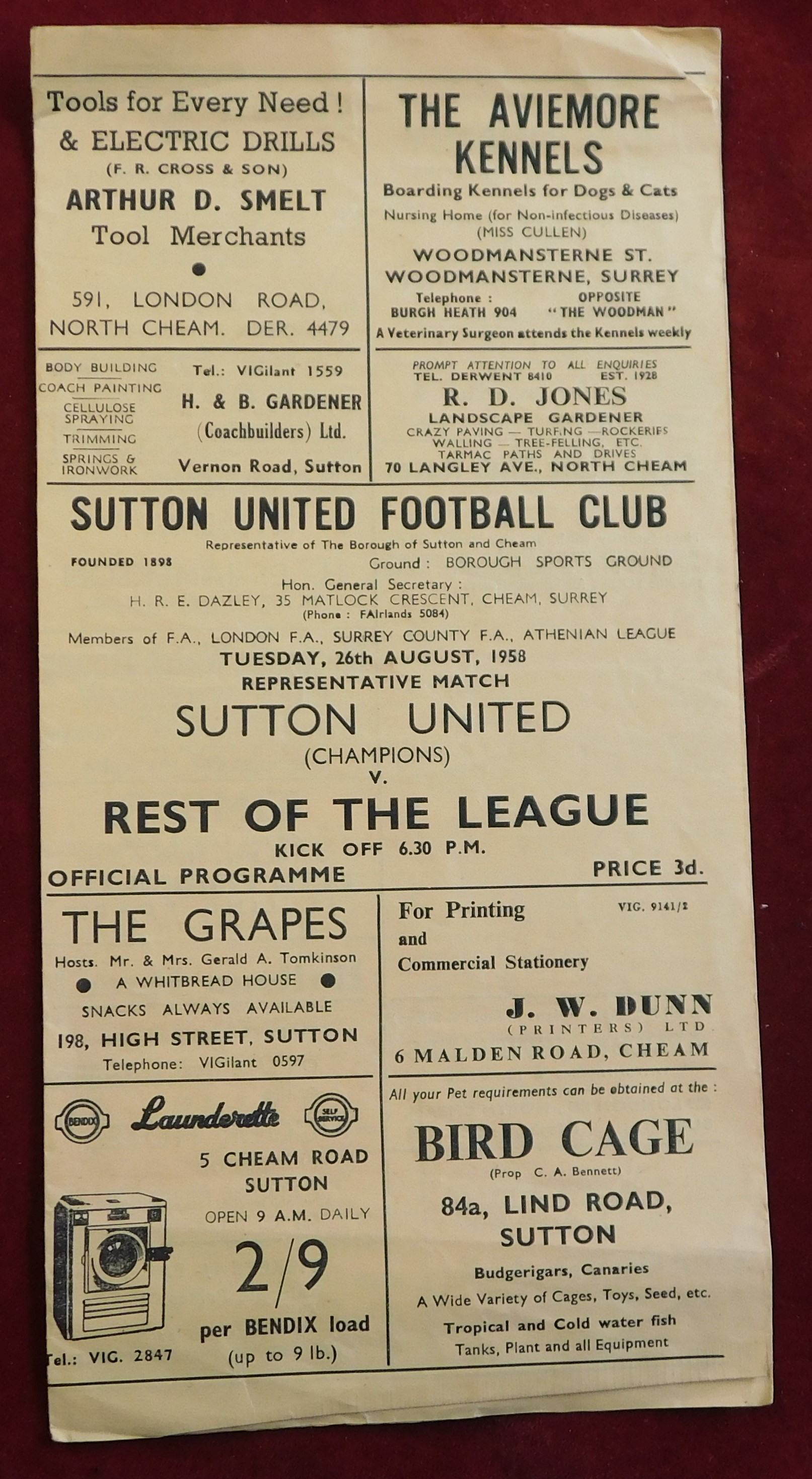 A collection of (17) Non League programmes from seasons 1957/58 (9), 1958/59 (2), 1961/62 (2) ( - Image 5 of 5