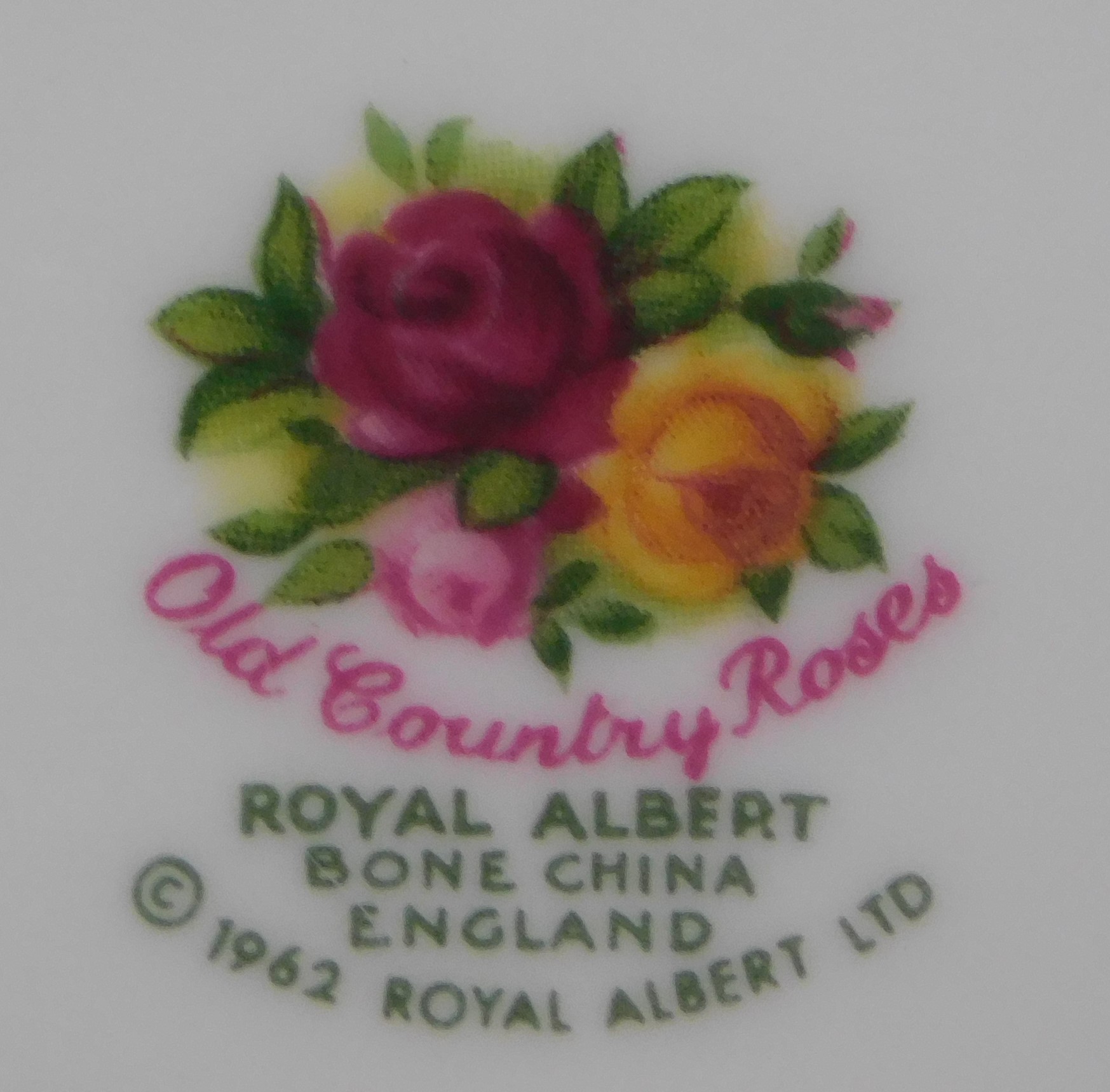 (2 ) Piece China Tea Set with Tray - and napkins (Matching) 'Old Country Roses' - 'Royal Albert' - Image 2 of 3