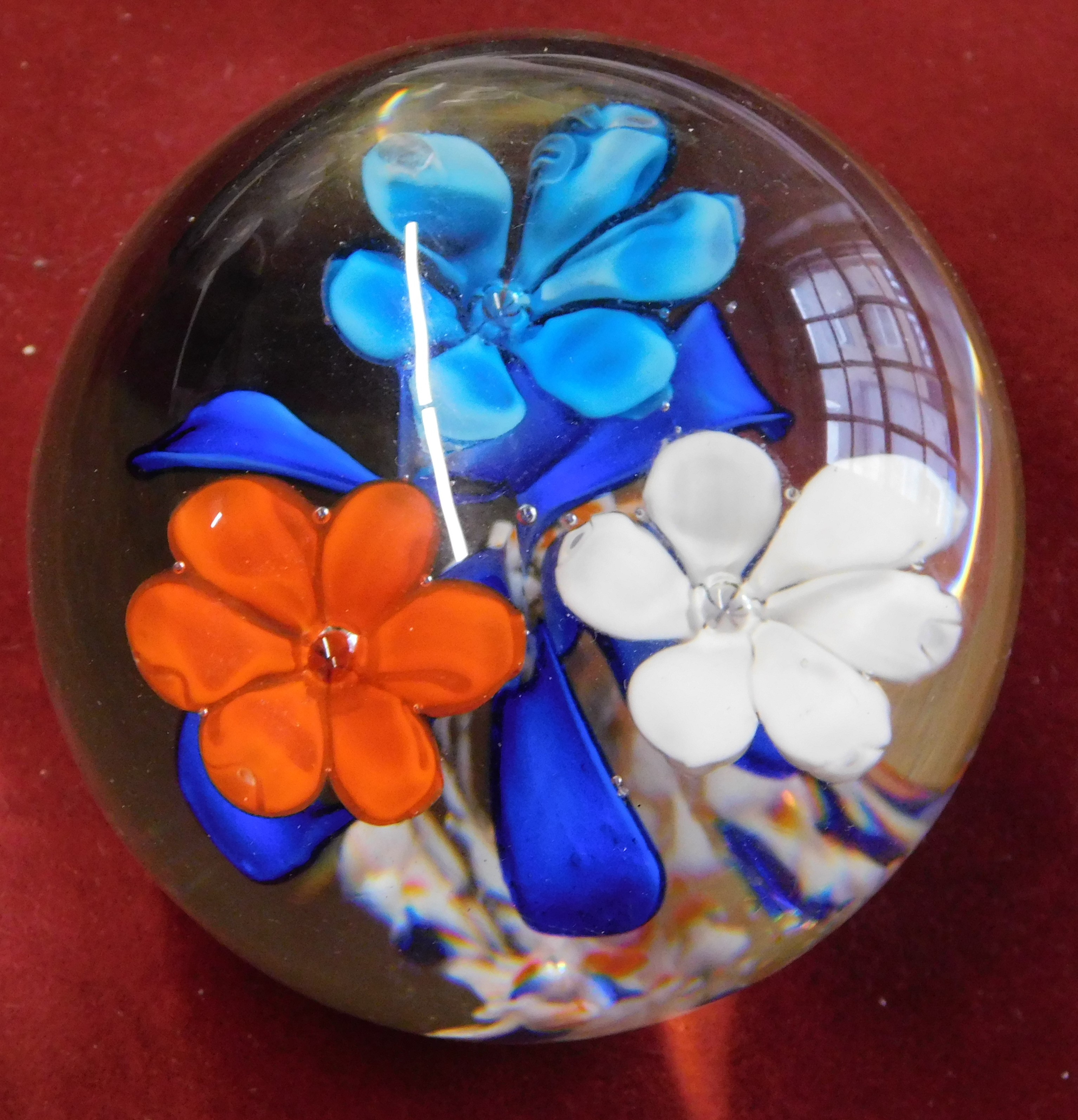 Glass Paper Weight - with flower design large-boxed good condition - Bild 4 aus 4