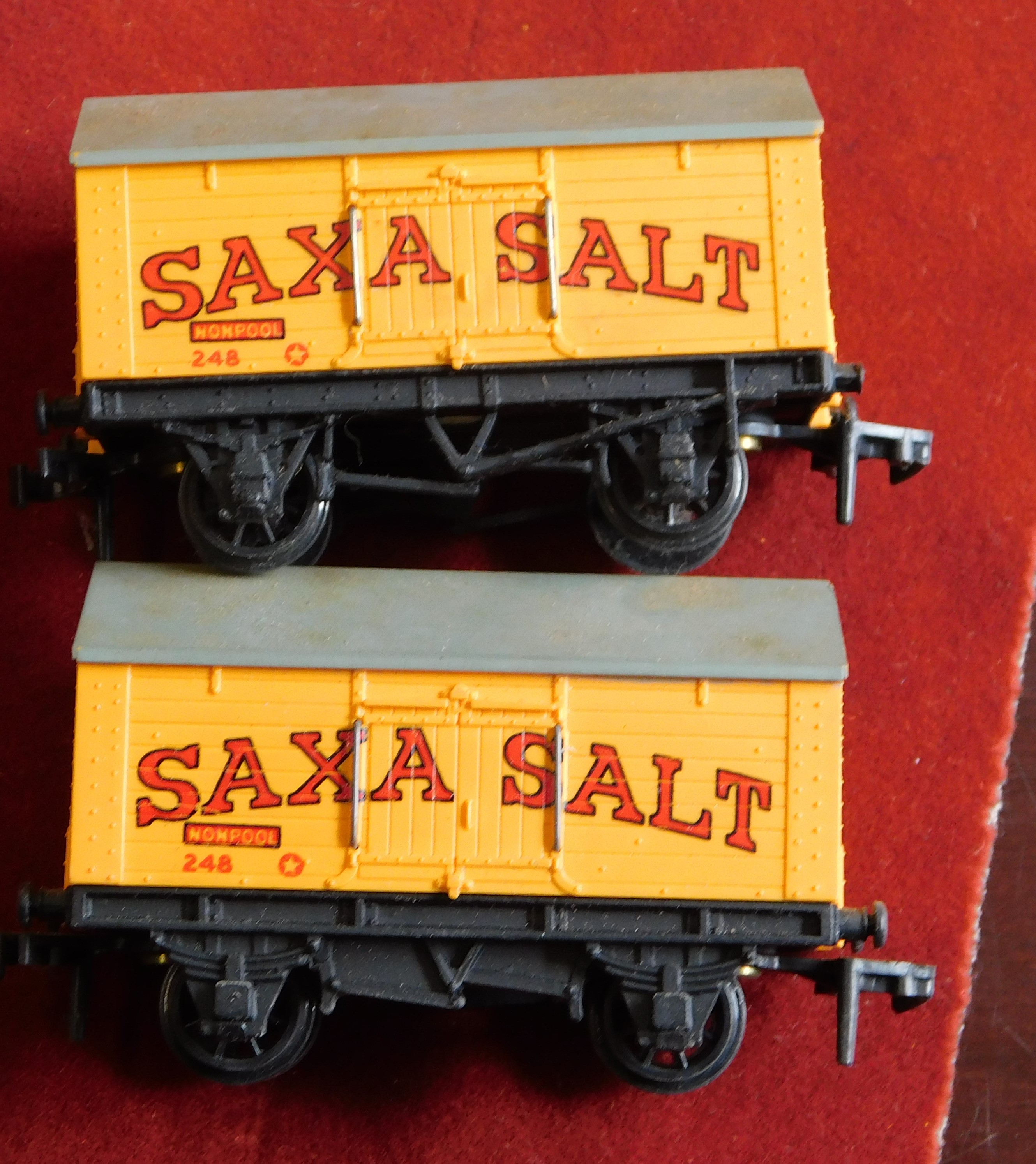 Hornby Dublo 'OO' Gauge 12x various coaches and wagons, pre-owned in box good condition - Image 8 of 9