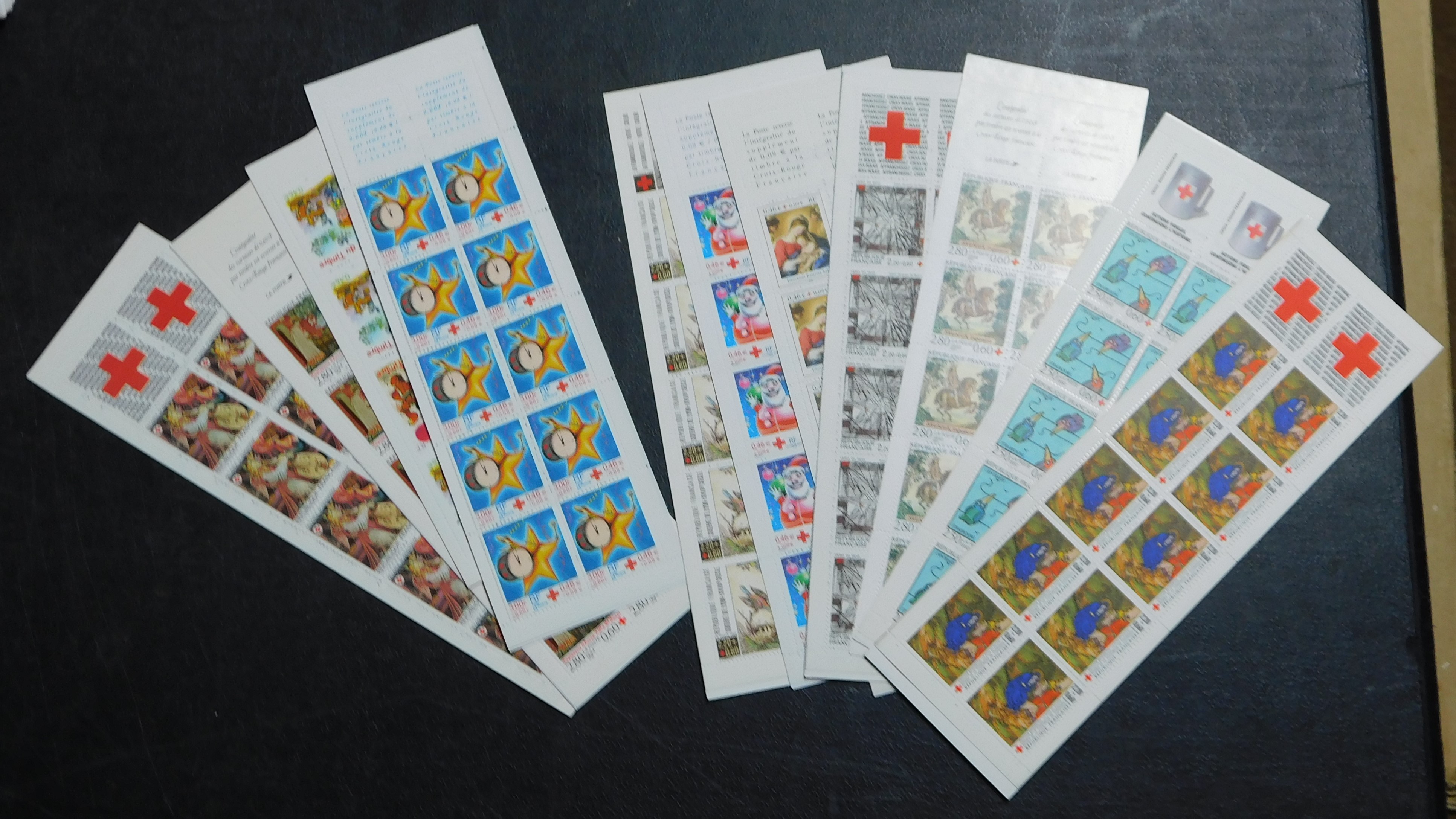 France 1985-2002 (11) Red Cross stamp booklets, no duplication. Cat value £136