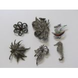 SELECTION OF SILVER & MARCASITE JEWELLERY, including floral pattern, leaf pattern, seahorse and