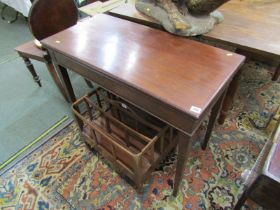 EARLY 19TH CENTURY MAHOGANY RECTANGULAR FOLD TOP CARD TABLE, tapering square section legs, 92cm