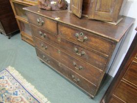 EARLY 19th CENTURY OAK STRAIGHT FRONT CHEST, 2 short and 3 long graduated drawers with brass swan