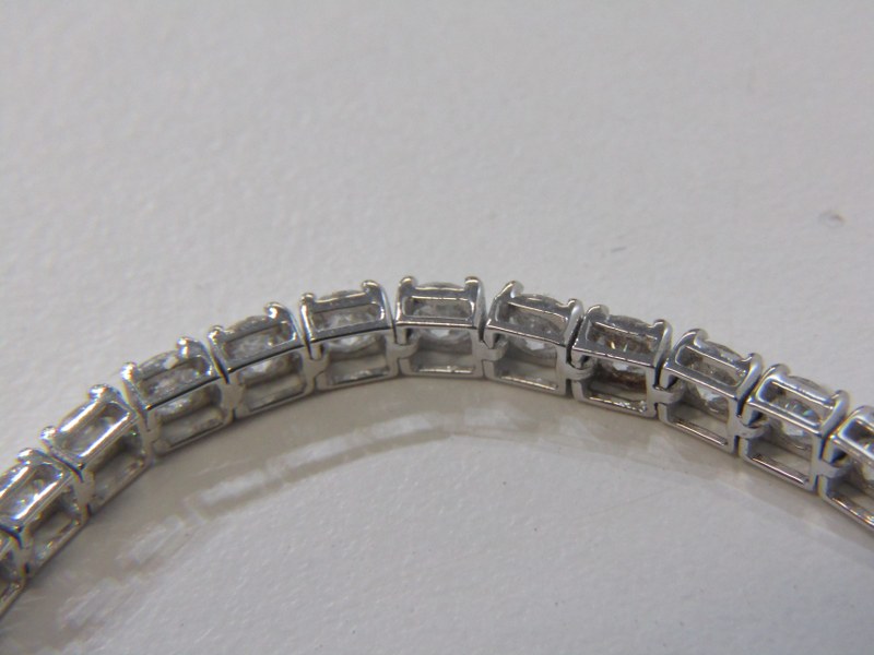 18ct WHITE GOLD DIAMOND SET LINE BRACELET, bright well matched brilliant cut diamonds, totalling - Image 3 of 3