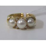 HEAVY 18ct YELLOW GOLD DIAMOND & PEARL RING, 3 good size cultured pearls, set with 4 accent