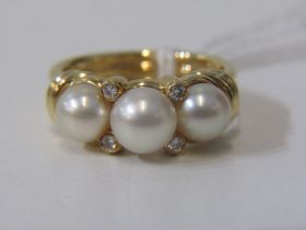 HEAVY 18ct YELLOW GOLD DIAMOND & PEARL RING, 3 good size cultured pearls, set with 4 accent