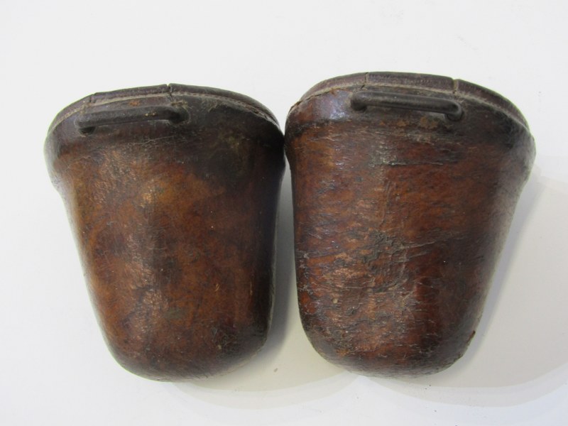 ANTIQUE LEATHER STIRRUPS, pair of brown leather stirrups, possibly oriental - Image 6 of 6