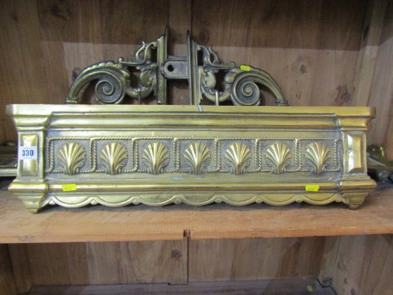 VICTORIAN BRASS SINK FRAME, heavy brass sink frame with 3 panel supports with shell motifs, 49cm and - Image 3 of 3