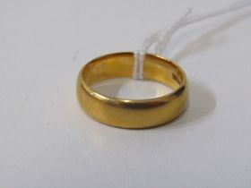 GOLD BAND RING, 22ct yellow gold ring size L 5.8 grams
