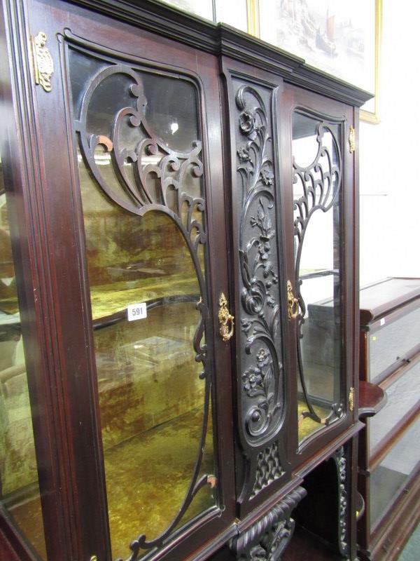 VICTORIAN MAHOGANY DISPLAY CABINET, 2 glazed doors enclosing gold velvet interior, with bevel - Image 4 of 10