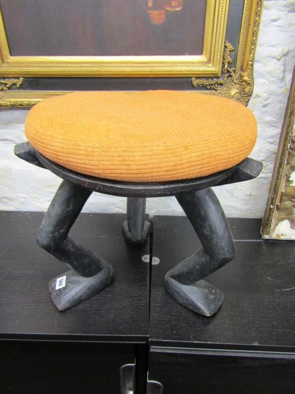 CARVED ETHNIC STOOL, African 3 legged stool, (1 foot a/f) 40cm diameter - Image 3 of 3