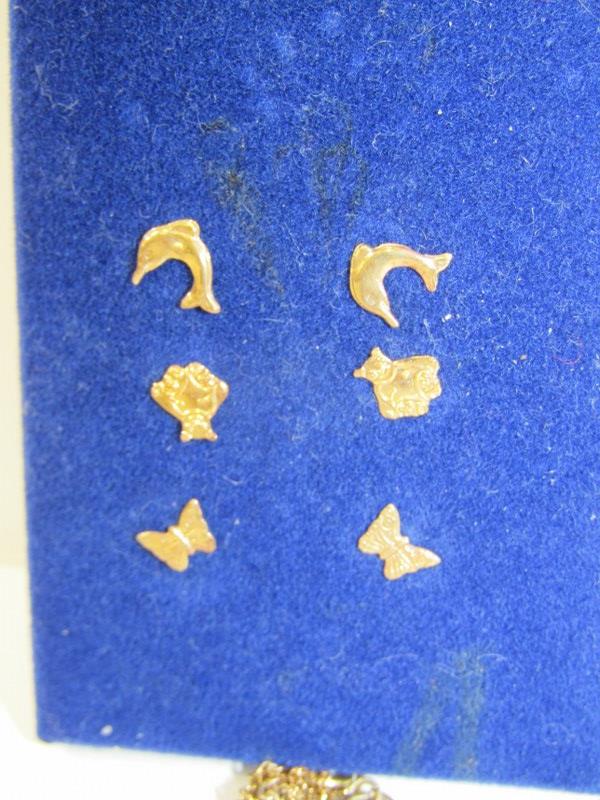 3 PAIRS OF NOVELTY GOLD EARRINGS, including dolphins, teddy bears and butterflies and white metal - Image 2 of 3