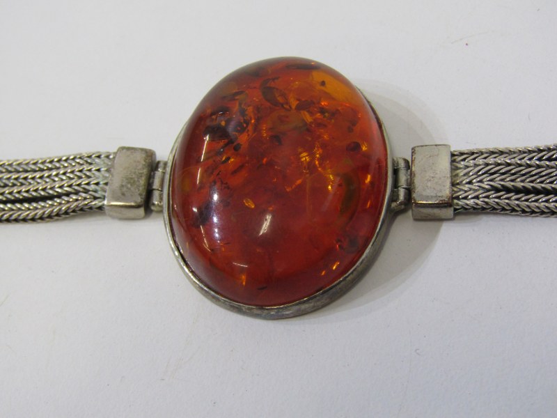 AMBER JEWELLERY, silver and amber necklace with large cabochon shaped amber stone, approx 20" - Image 3 of 4