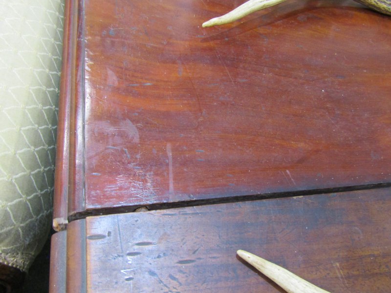 VICTORIAN MAHOGANY EXTENDING DINING TABLE with 2 additional leaves, on fluted column support and - Image 9 of 9