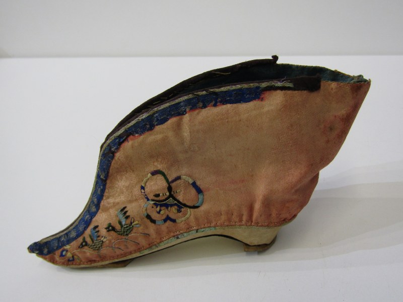 CHINESE SLIPPERS, the silk tops with needlework decoration of bird in flight in a floral setting, - Image 3 of 4