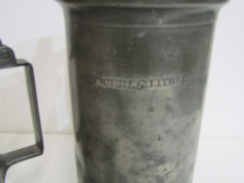ANTIQUE FRENCH PEWTER MEASURING JUGS, lidded 2 litre measuring jug stamped "T Boulanget", 27cm - Image 3 of 6