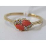 DIAMOND & CORAL RING, 18ct yellow gold ring set 2 coral stones with 2 round brilliant cut
