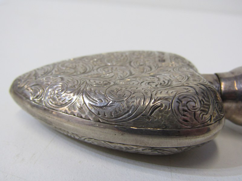 SILVER SCENT BOTTLE, heart shaped foliate decorated silver scent bottle, maker GW possibly London - Image 4 of 6