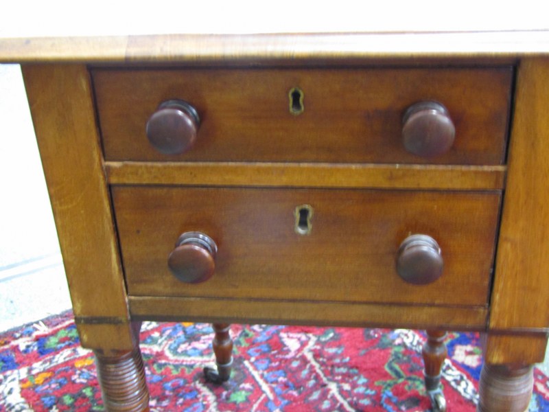 19th CENTURY MAHOGANY WORK TABLE, drop leaf table fitted 2 drawers, on turned supports and castor - Image 4 of 5