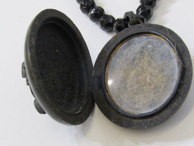 FACETED BLACK BEAD NECKLACE, with jet mourning locket - Image 3 of 3