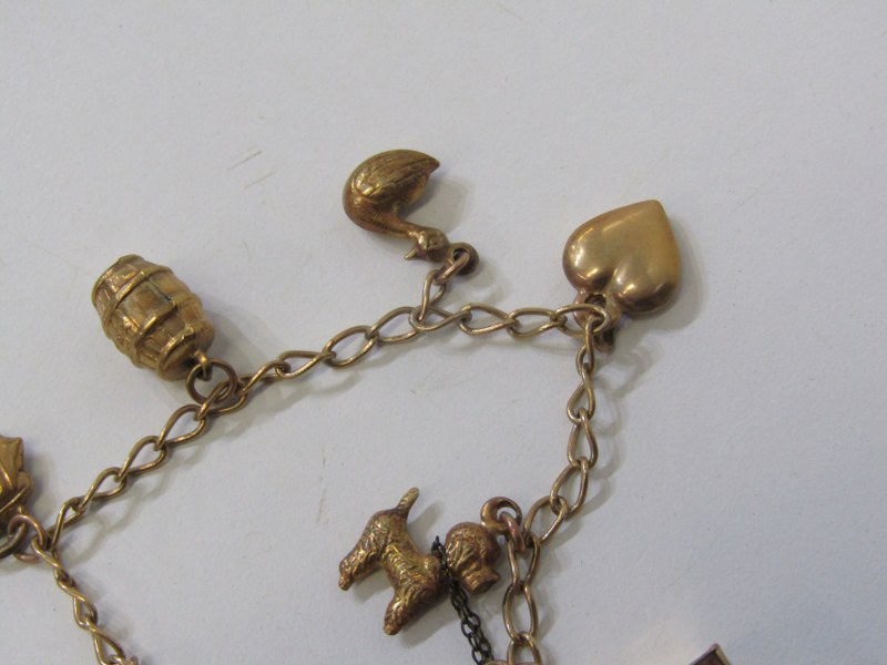 GOLD CHARM BRACELET, 9ct yellow gold charm bracelet with padlock clasp, set 8 charms including money - Image 3 of 4