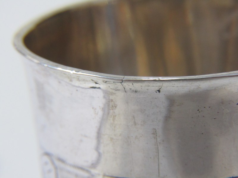 STERLING SILVER CUP, Continental silver beaker with a band of foliate engraved decoration, 7cm - Image 5 of 9