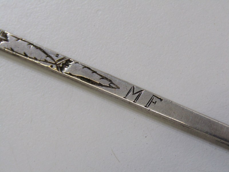 EARLY SILVER BODKIN NEEDLE naively decorated with initials "MF", possibly circa late 17th Century - Image 5 of 6