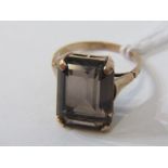 SMOKEY QUARTZ RING, 9ct yellow gold ring set a rectangular cut smokey quartz, approx. 16mm spread,