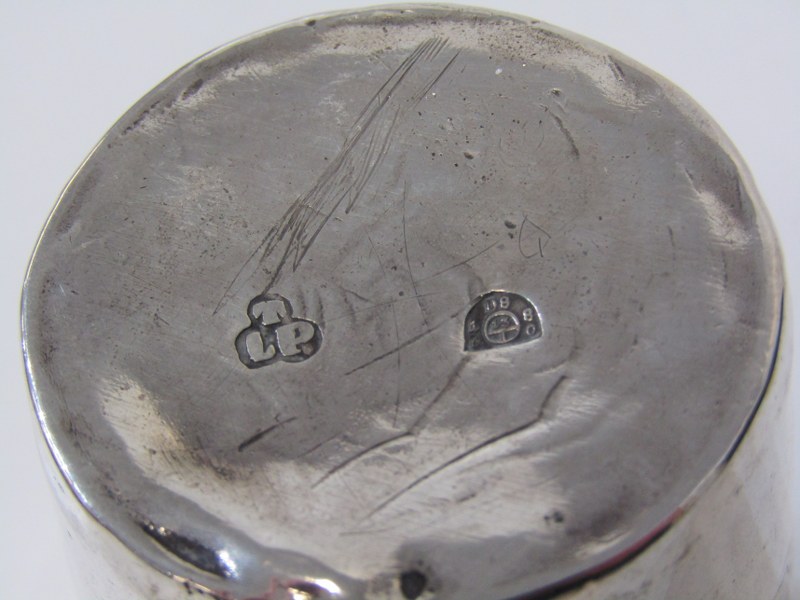 STERLING SILVER CUP, Continental silver beaker with a band of foliate engraved decoration, 7cm - Image 3 of 9