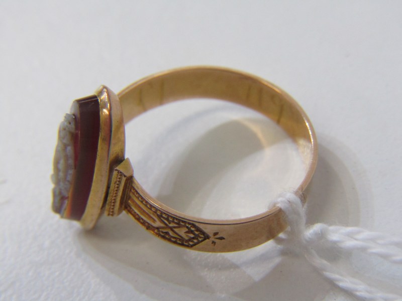 ANTIQUE GOLD HARD STONE RING, oval intaglio set in a yellow gold mount (tests as approximately 14ct) - Image 3 of 3