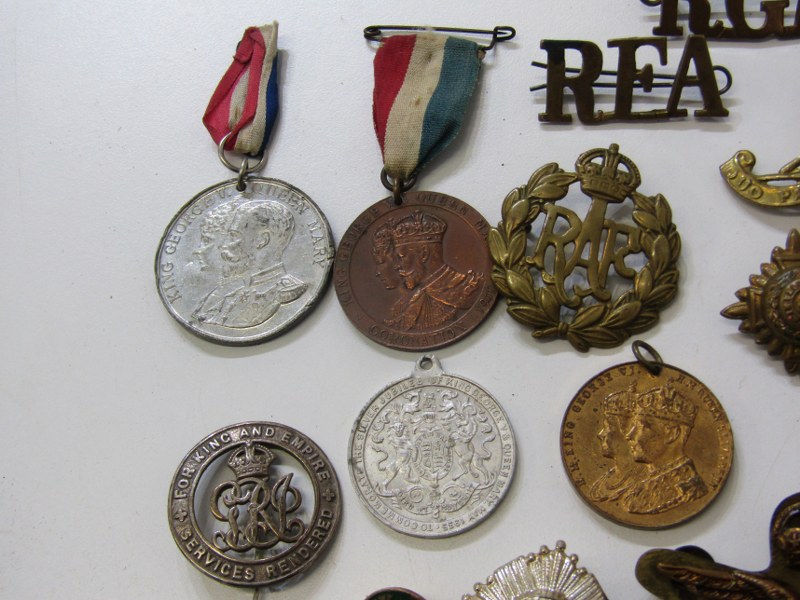 MILITARY BUTTONS & BADGES, tin of assorted military buttons and cap badges, WWI silver war badge, - Image 2 of 6