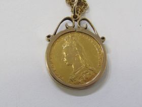 SOVEREIGN PENDANT ON CHAIN, a Victorian 1892 gold sovereign set in a 9ct gold mount on a 21'' gold