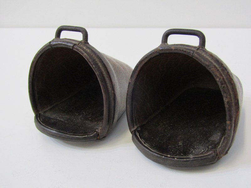 ANTIQUE LEATHER STIRRUPS, pair of brown leather stirrups, possibly oriental - Image 3 of 6