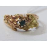 14ct ORGANIC STYLE GOLD RING with 2 tone foliate decoration, set a green stone, size N/O