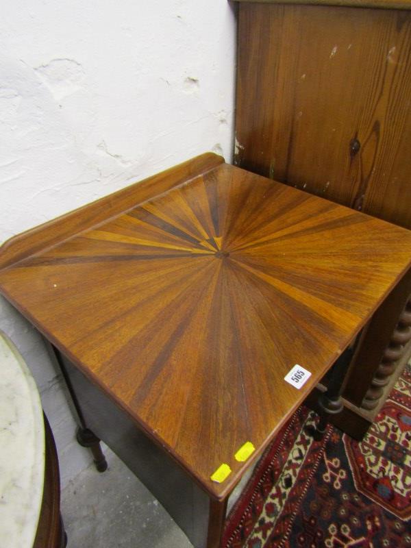 ARTS & CRAFTS DESIGN SIDE TABLE, fitted 1 drawer on fluted legs, with inlaid starburst top, 62cm - Image 3 of 3
