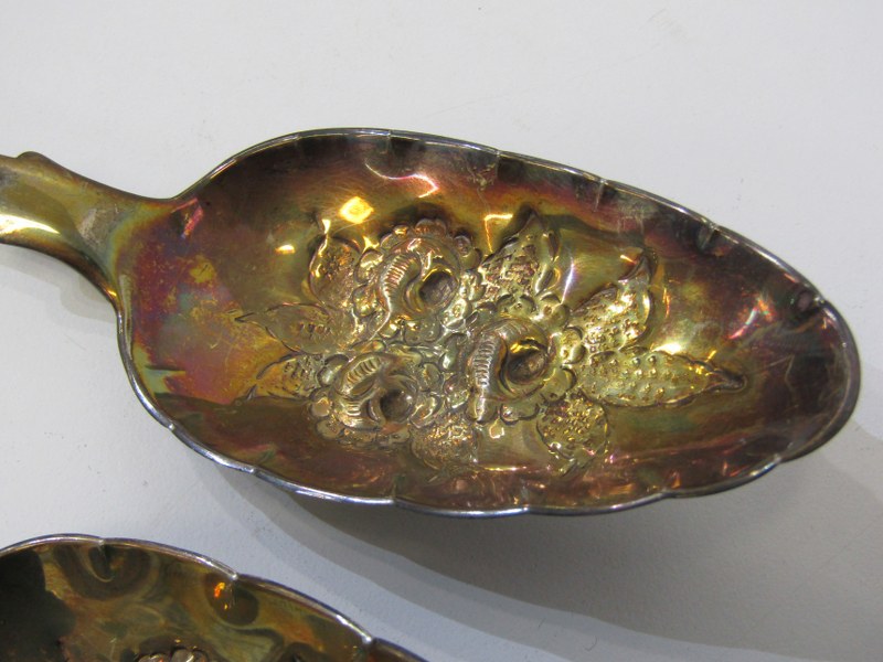 PAIR OF SILVER BERRY SPOONS, pair of Edinburgh hallmarked fiddle pattern serving spoons, bowls - Image 2 of 4