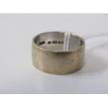 GOLD BAND RING, 9ct white gold band ring, size M-N, 6 grams