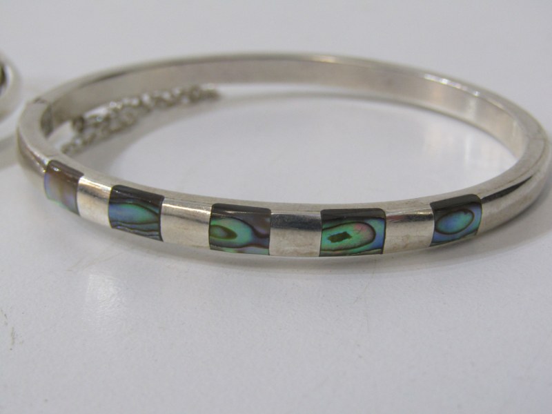 2 SILVER BANGLES, 1 hinged, 1 twisted torque style, combined approx. 29 grams - Image 2 of 4