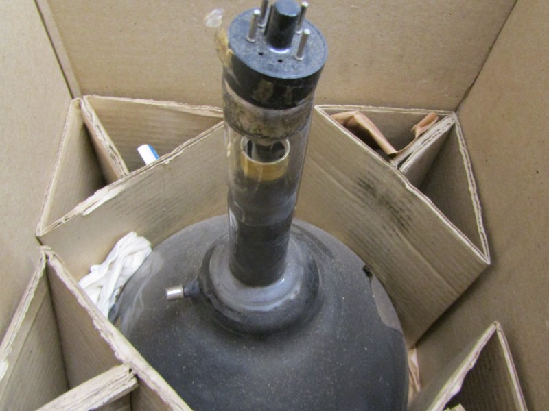 ANTIQUE ELECTRICAL VALVES, selection of vintage valves including a Marconi boxed valve, together - Image 2 of 11