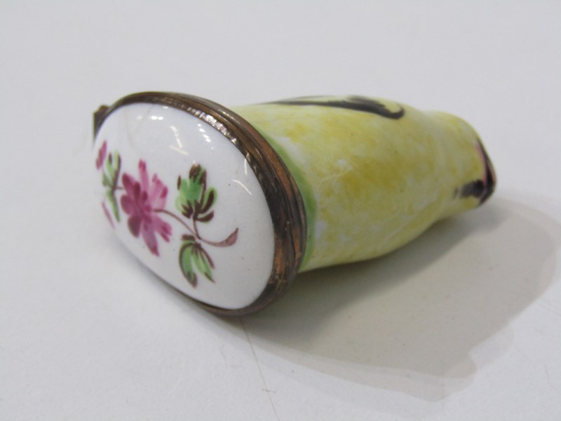 PORCELAIN THIMBLE HOLDER, in the form of a bird with gilt mounts and a plated thimble - Image 2 of 5