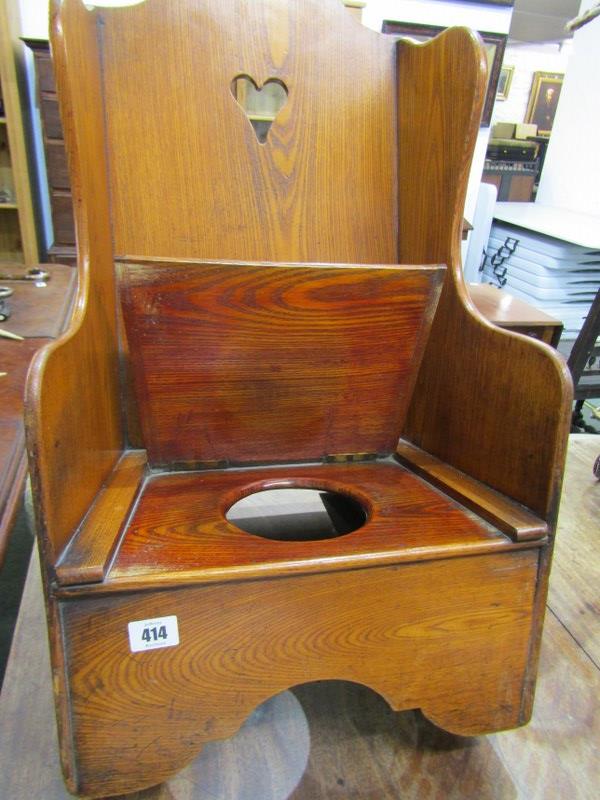 ANTIQUE ELM CHILD'S ROCKING CHAIR, rising seat encloses a commode base, 70cm height - Image 3 of 4