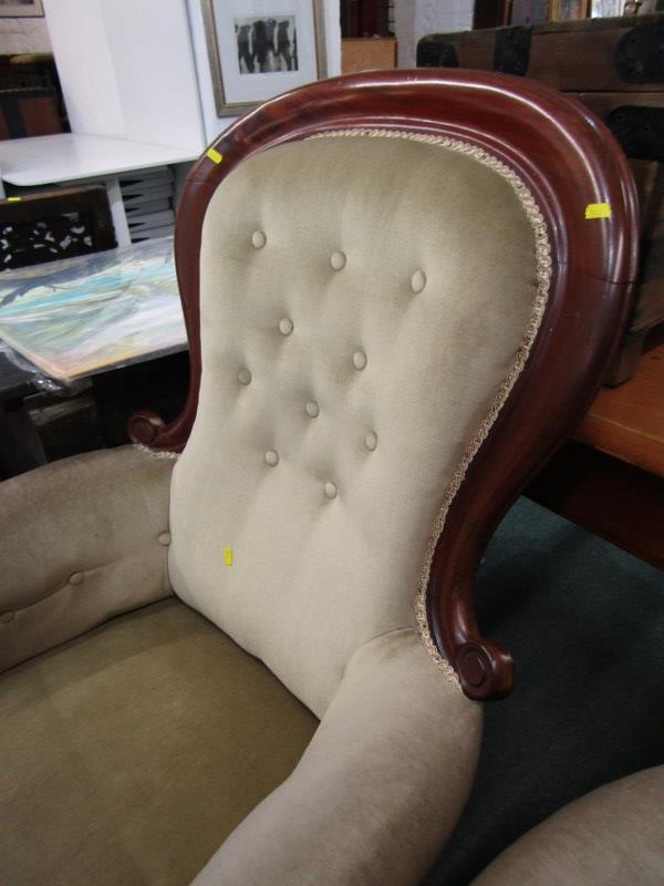 SPOONBACK ARM CHAIRS, matched pair of mahogany framed spoon back armchairs with button back, - Image 4 of 5