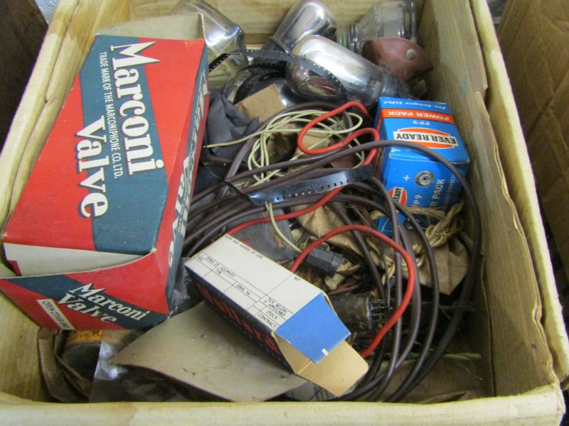 ANTIQUE ELECTRICAL VALVES, selection of vintage valves including a Marconi boxed valve, together - Image 4 of 11