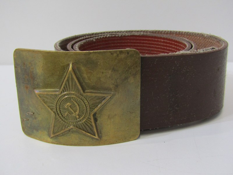 MILITARY ITEMS, Russian soldier's cap and belt, also 2 military flasks, 1 stamped Russia 1987 - Image 5 of 7