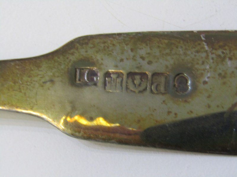 PAIR OF SILVER BERRY SPOONS, pair of Edinburgh hallmarked fiddle pattern serving spoons, bowls - Image 4 of 4