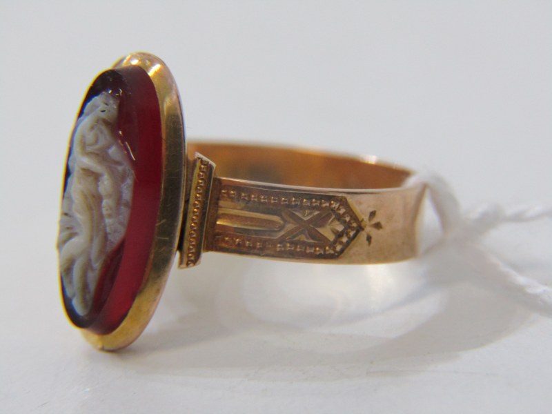 ANTIQUE GOLD HARD STONE RING, oval intaglio set in a yellow gold mount (tests as approximately 14ct) - Image 2 of 3