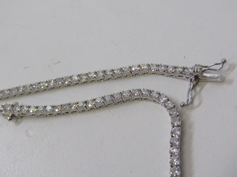 DIAMOND TENNIS STYLE NECKLACE, impressive diamond tennis necklace in 18ct white gold, approx. 16 - Image 4 of 10